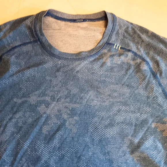 lululemon athletica Blue Crew Neck Short Sleeve Tee - Picture 2 of 3